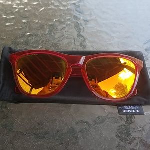 Oakley Frogskins Polarized - Red Frames Unisex